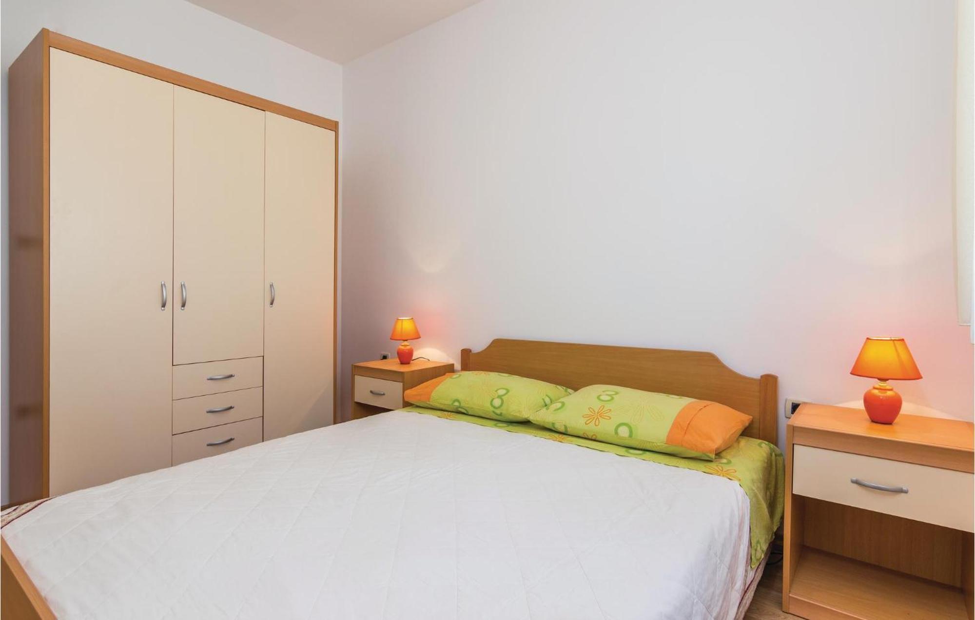 Beautiful Apartment In Porec With Kitchen Zewnętrze zdjęcie