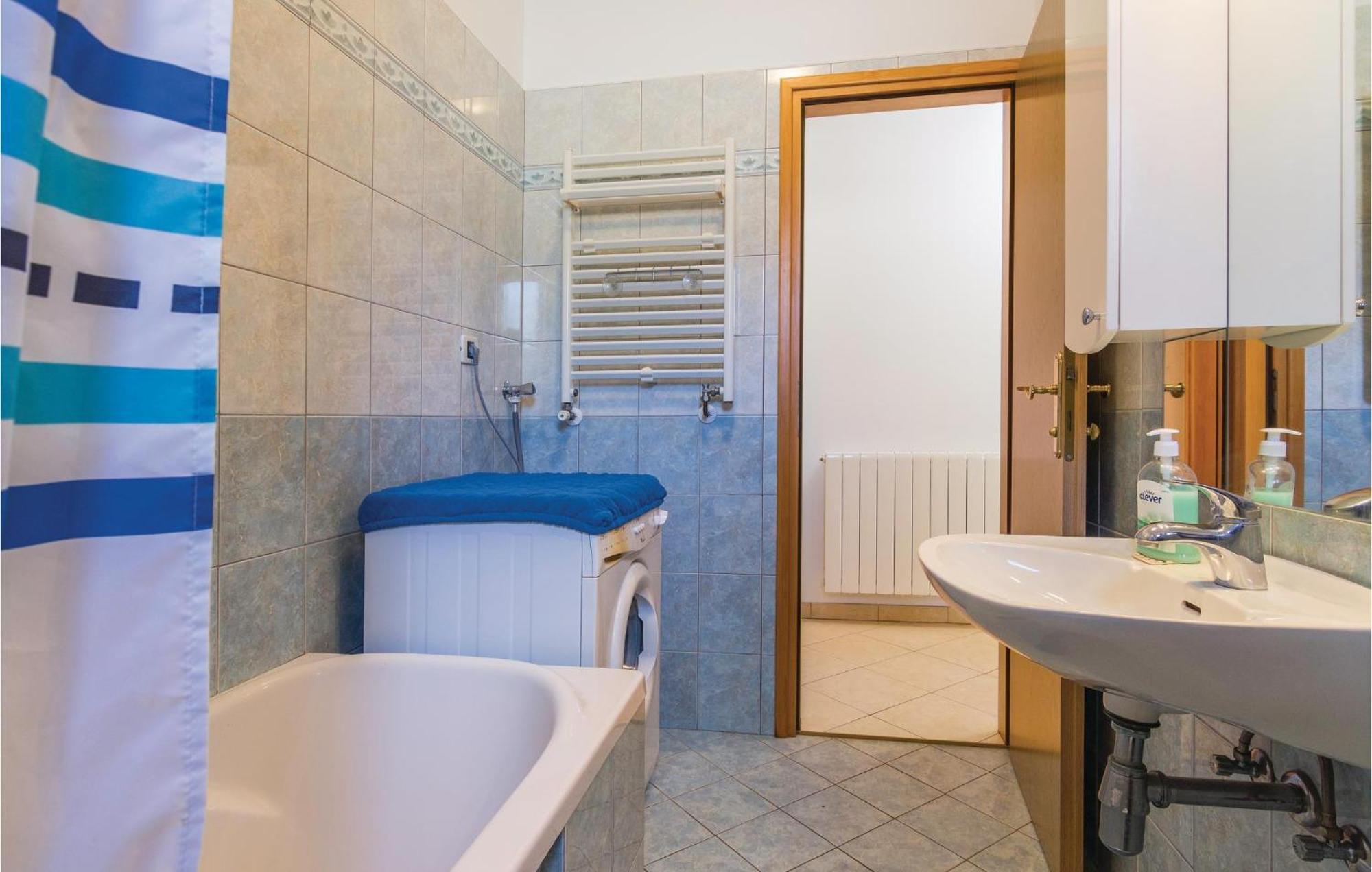 Beautiful Apartment In Porec With Kitchen Zewnętrze zdjęcie