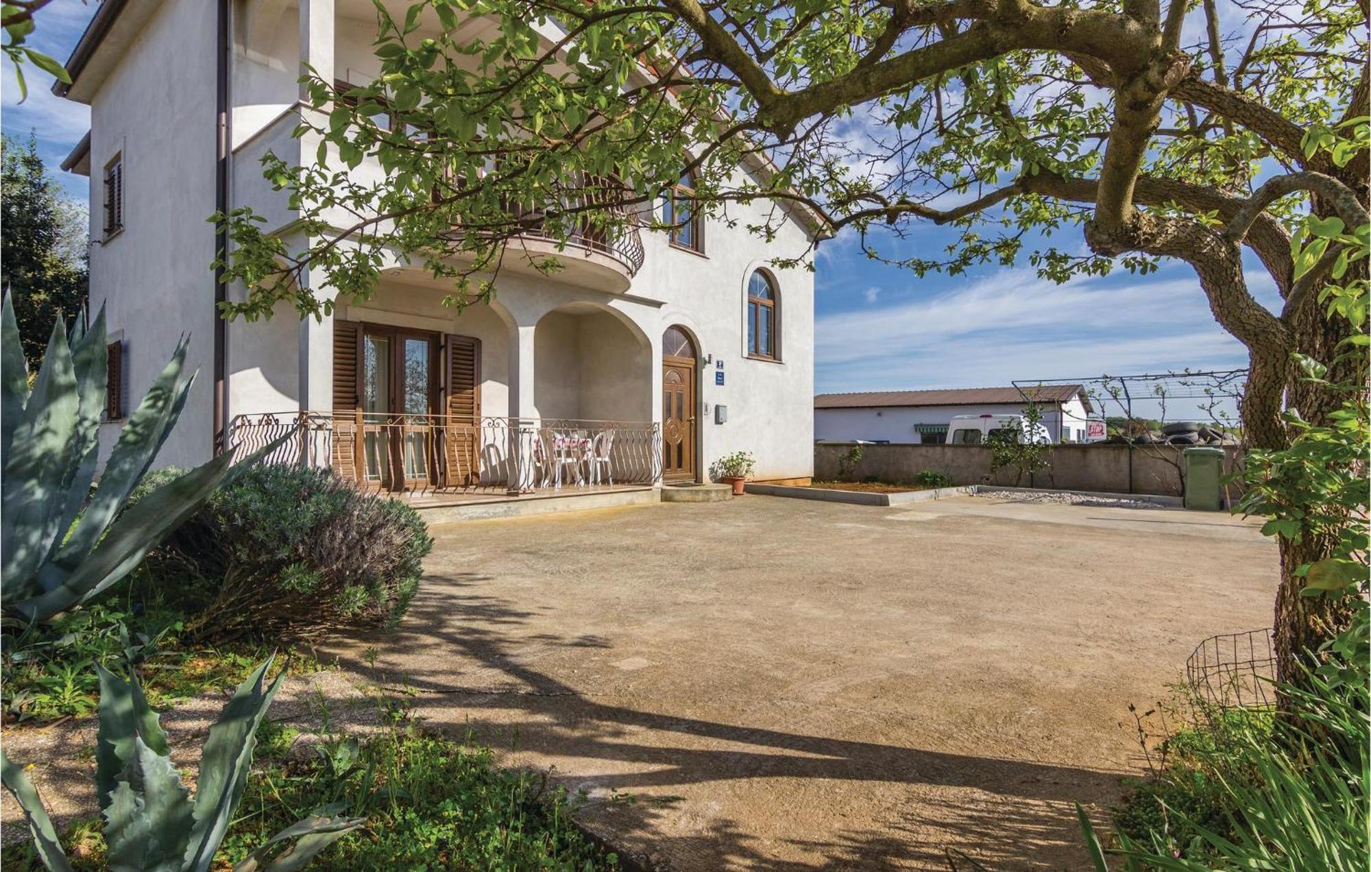 Beautiful Apartment In Porec With Kitchen Zewnętrze zdjęcie