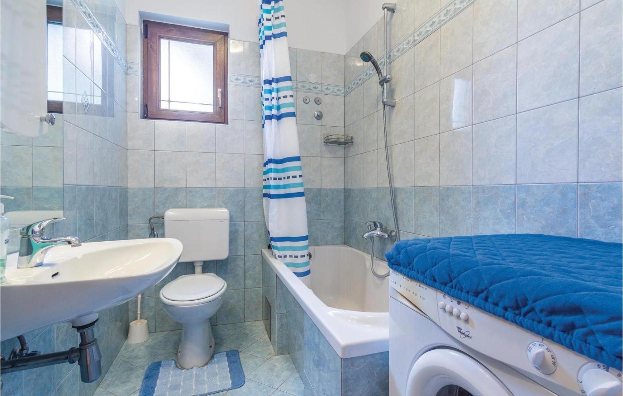 Beautiful Apartment In Porec With Kitchen Zewnętrze zdjęcie