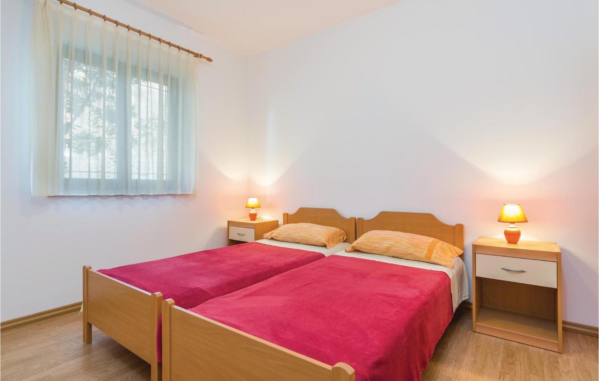 Beautiful Apartment In Porec With Kitchen Zewnętrze zdjęcie