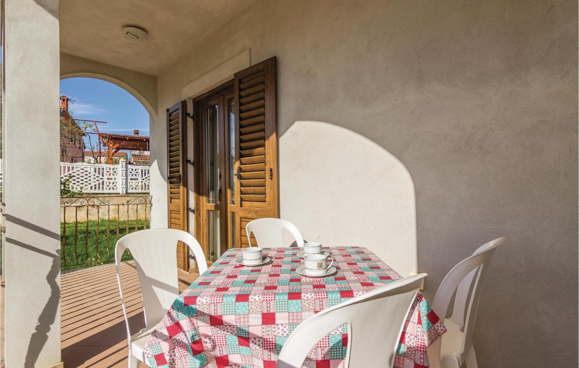 Beautiful Apartment In Porec With Kitchen Zewnętrze zdjęcie